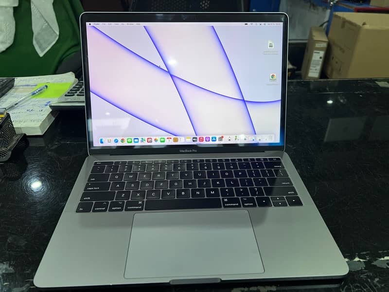 Macbook pro 2017 8/128 0