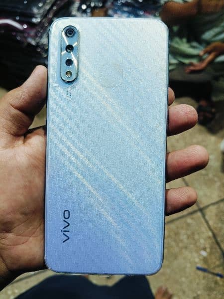 Vivo S1 4GB 128 ram condition 10 by 9 one hand use complete box 1