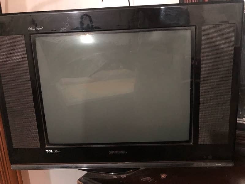 nobel tv 21inches in very gud condtion smart tv with tv trolley 1