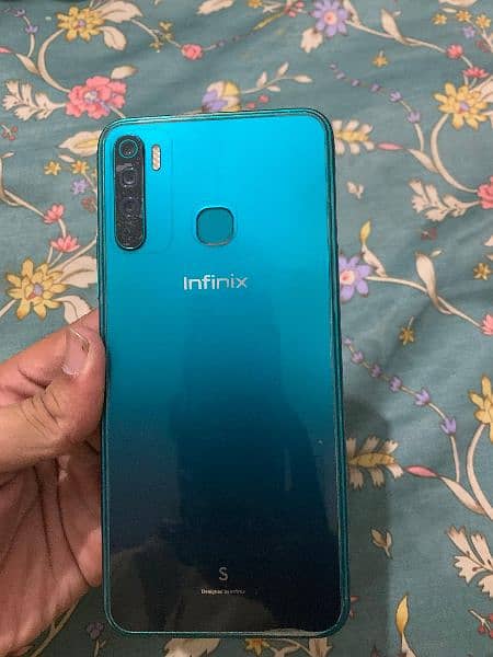 Infinix S5 lite.     4/64 3