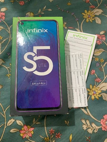 Infinix S5 lite.     4/64 5