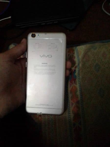 Vivo Y66 1