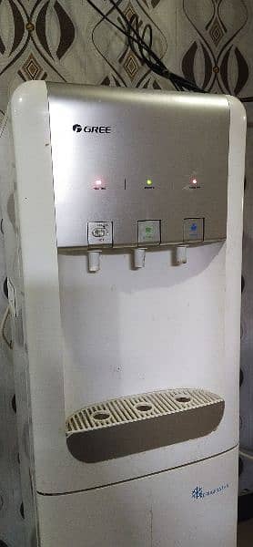 Gree water dispenser with stand 2