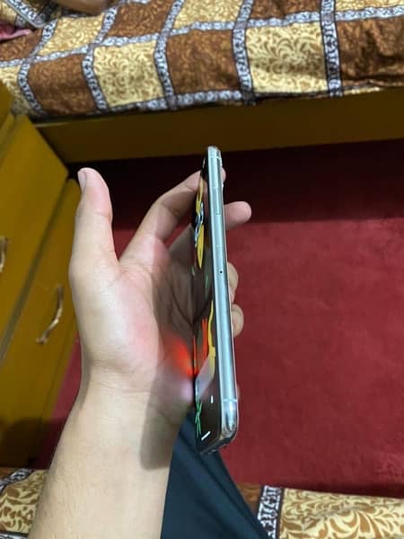 Iphone 11 pro max Factory unlock waterpack 64gb. wattsap no03116585061 3