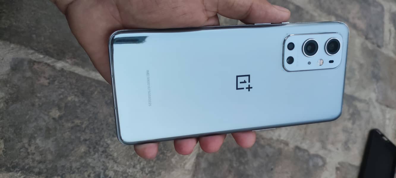 OnePlus 9 Pro 12/256 global dual sim 4