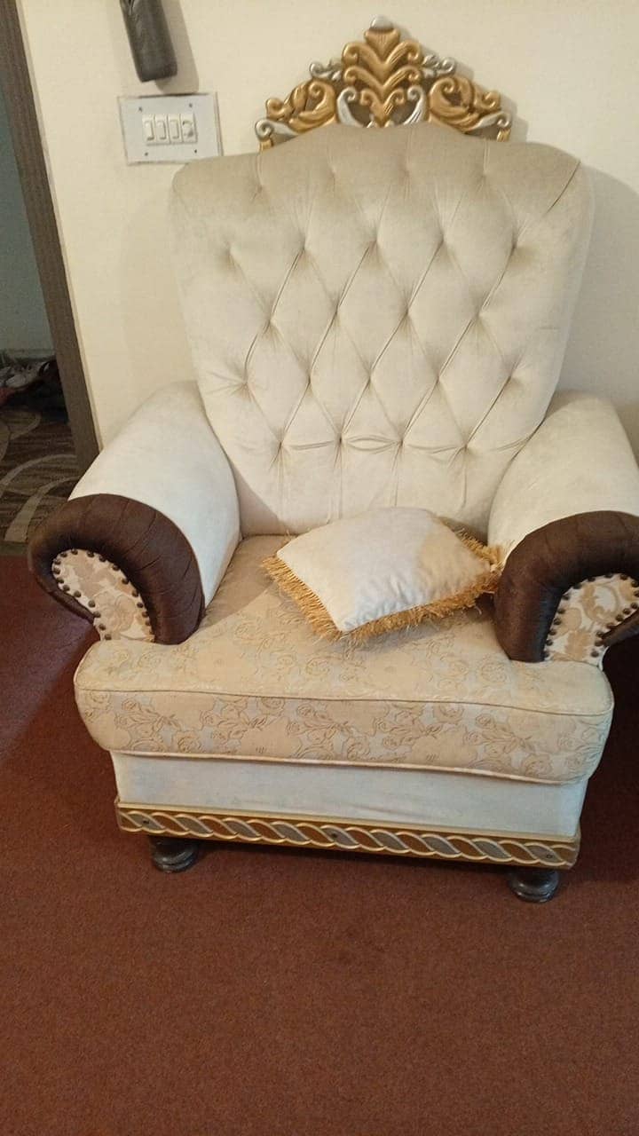 Luxury Golden And Off_White King Size Sofas 2