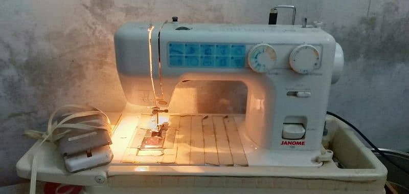 Japanese sewing machine  model janom 1
