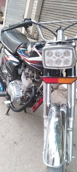 Honda 125 2012 4