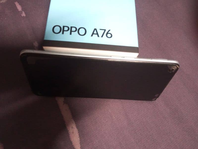 OPPO A76 1