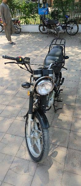 Suzuki GS 150 4