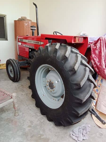 Massey Ferguson 385 4