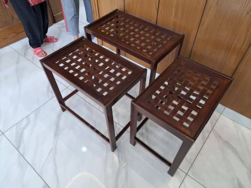 Glass Top Nesting Tables (Set of 3) in excellent condition for sale 0