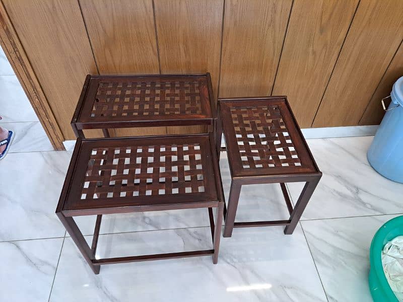 Glass Top Nesting Tables (Set of 3) in excellent condition for sale 1