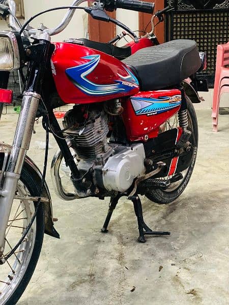 unique 125 2018 model hai 250 cc bnai v hai piston ki awaz hai bs 2