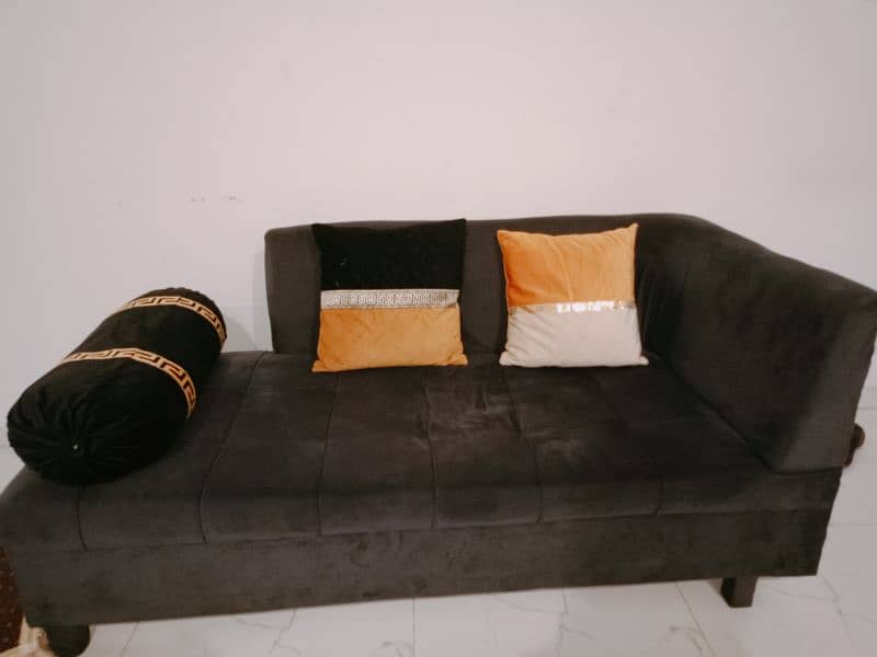 L shaped Sofa 0