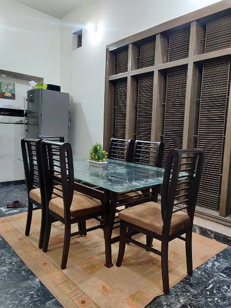 Dining Table with 6 chairs. 2