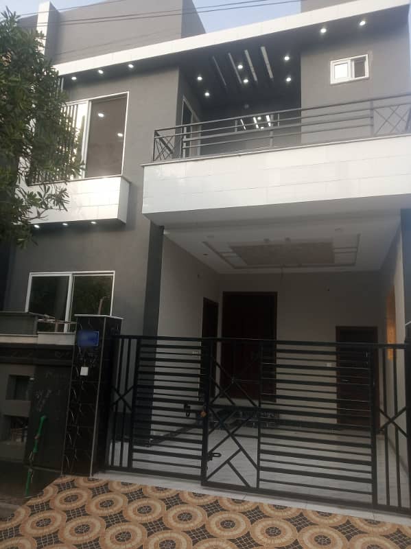 5 MARLA BRAND NEW HOUSE AVAILABLE FOR RENT 11