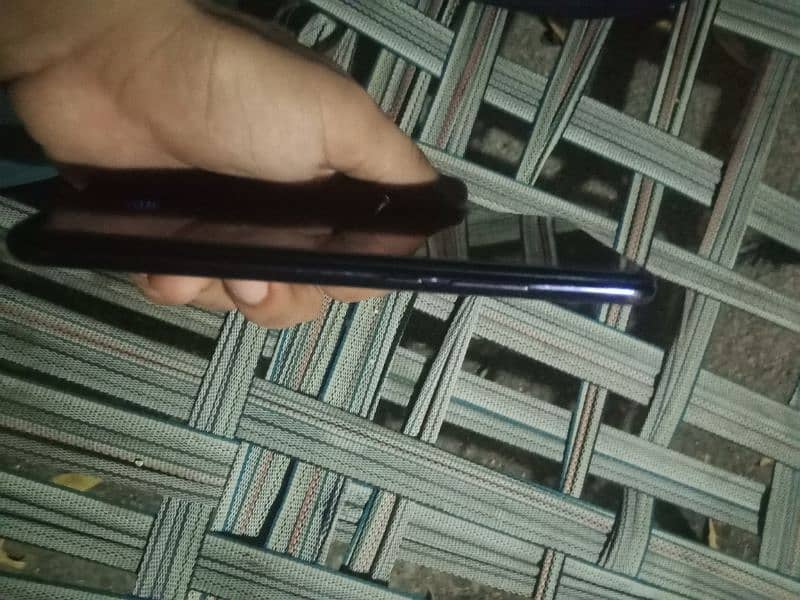 vivo s1  (ladies hand use) 0