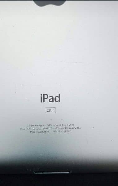 ipad 32 gb with orignal cable 1