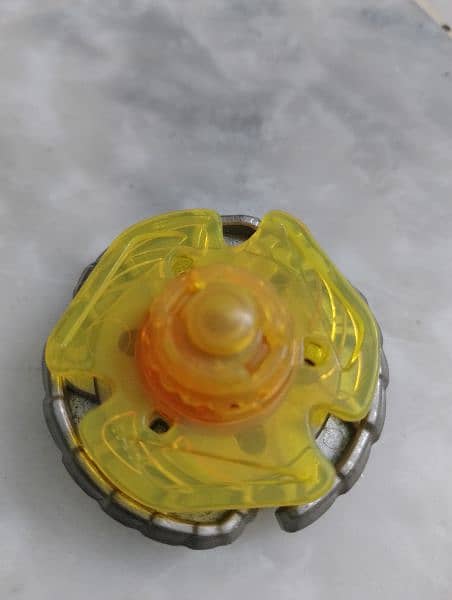 Yellow Nightmare Rex SW145SD Beyblade Hasbro Metal Fury - 1