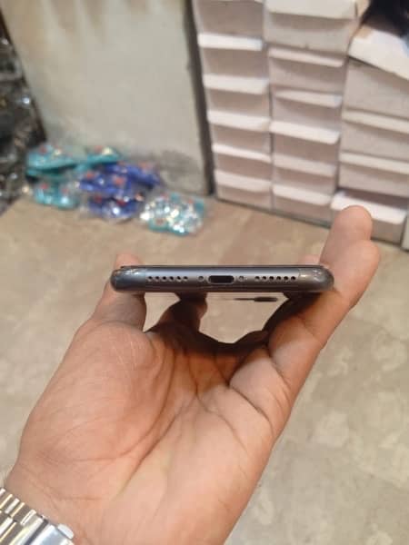 Iphone 11 Pta aproved 4