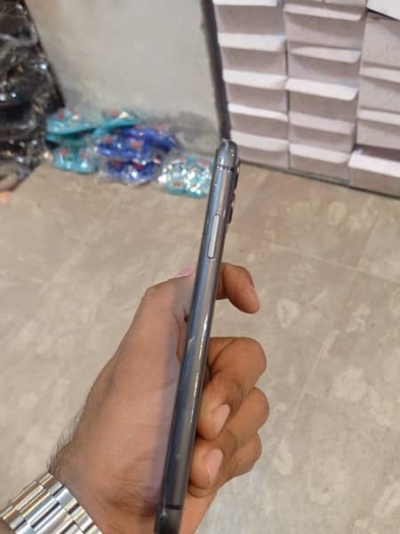 Iphone 11 Pta aproved 5