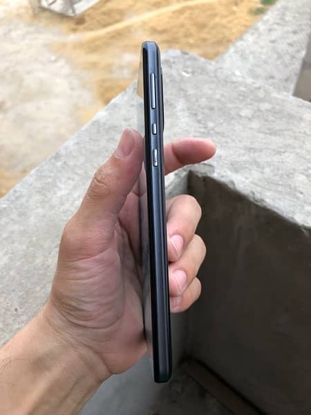 Aquos zero5g basic 6