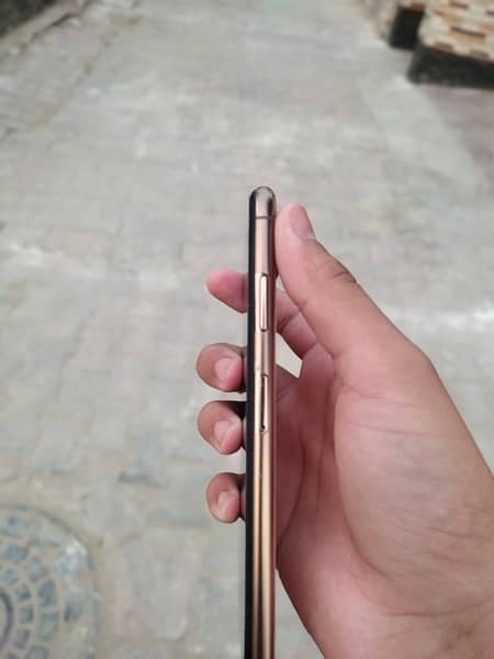 iPhone xs max   urgent sale 3