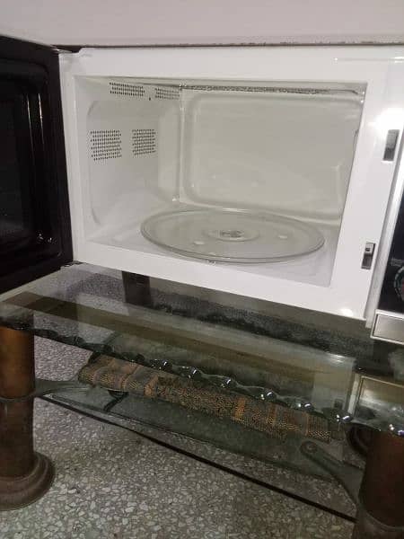 dawlance2in1  new condition microwave for sale 1