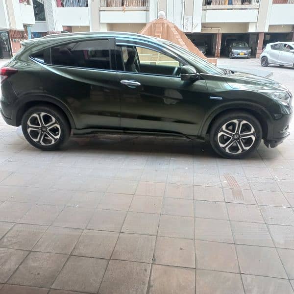 Honda Vezel 2014/2018 Z Package Top Of The Line Variant Full option 4