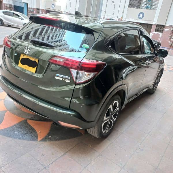 Honda Vezel 2014/2018 Z Package Top Of The Line Variant Full option 7