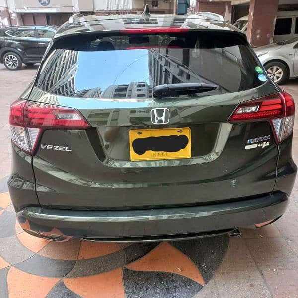 Honda Vezel 2014/2018 Z Package Top Of The Line Variant Full option 8