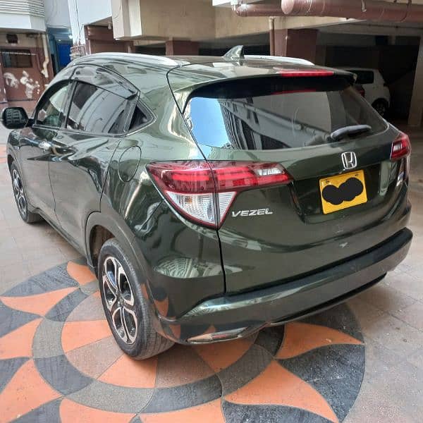 Honda Vezel 2014/2018 Z Package Top Of The Line Variant Full option 9