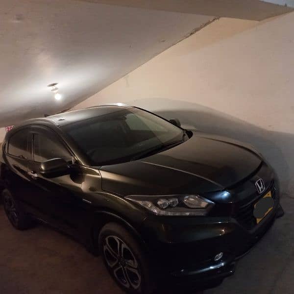 Honda Vezel 2014/2018 Z Package Top Of The Line Variant Full option 16