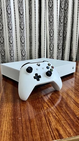 XBOX ONE S  -  1TB  with games 1