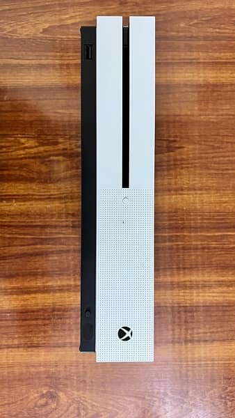 XBOX ONE S  -  1TB  with games 2