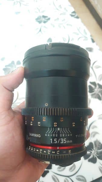 samyang f1.8 35mm prime lens for urgent sale 0