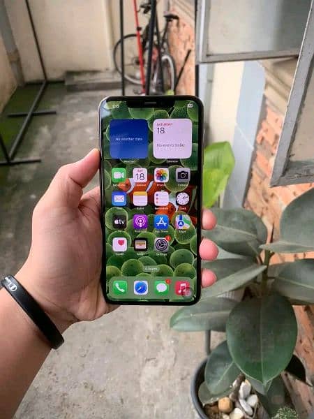 Apple iphone xs max 512 GB PTA Approd Brand Ñèw 0