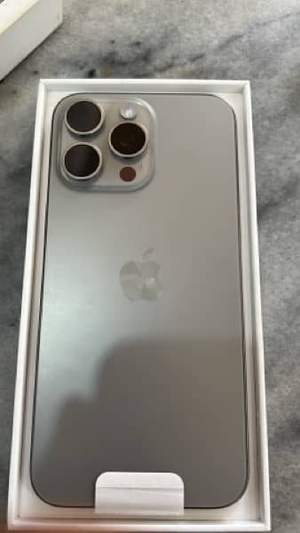 iPhone 15 pro max 256gb non PTA HK 0