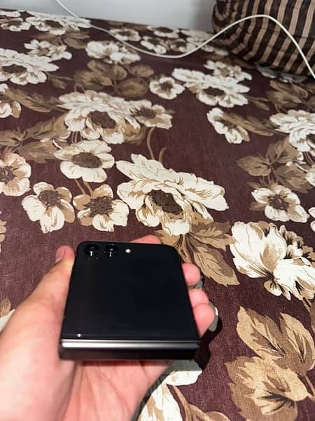 Samsung Flip 5 ( 8/512 Gb ) Non Pta 1
