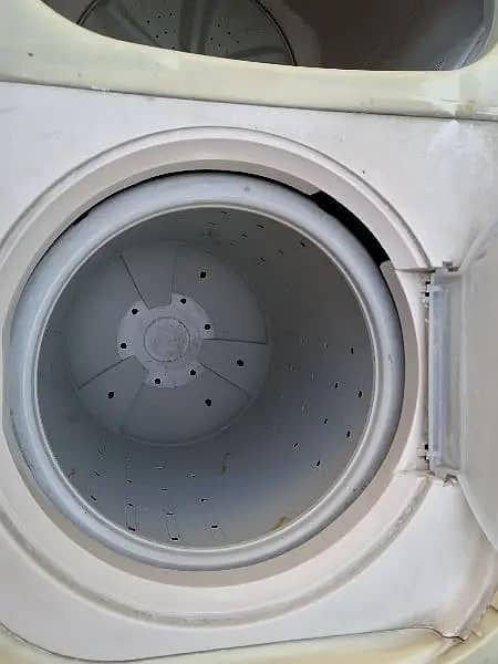 HAIER WASHING MACHINE 1