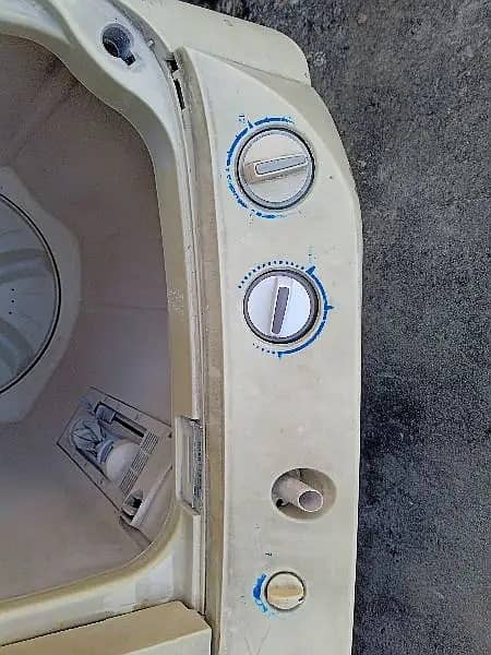 HAIER WASHING MACHINE 4