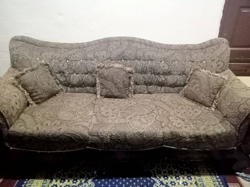 sofa set with cusions 0