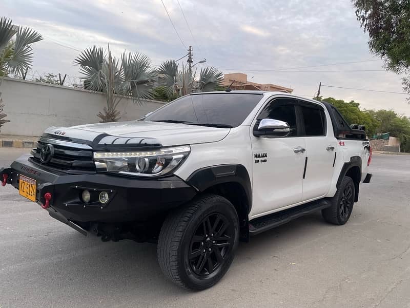 Toyota Hilux 2021 Top Of The Line Brand New 1 Hand 2