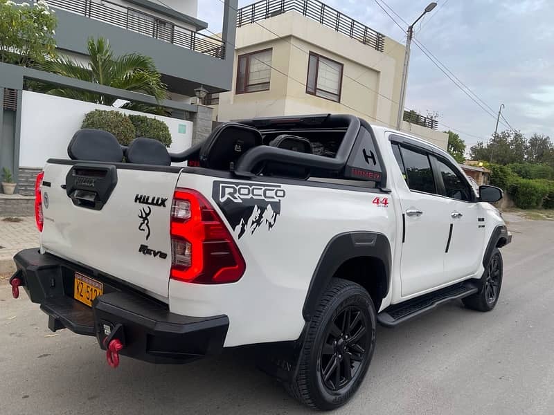 Toyota Hilux 2021 Top Of The Line Brand New 1 Hand 3