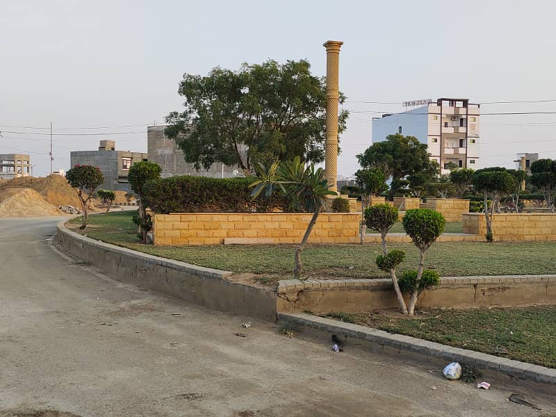 200 Sq Yards Plot For Sale In Falaknaz Dreams 4