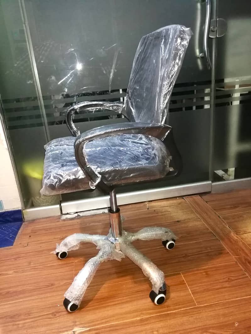 3 Office Chairs Revolving Brand New with Steel Base 2