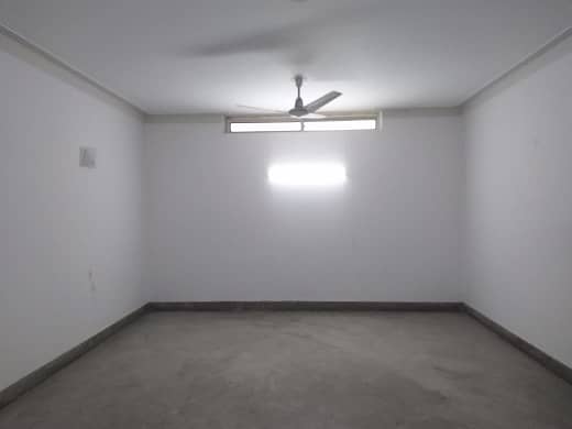 CANTT,3 KANAL COMMERCIAL BUILDING FOR RENT GULBERG GARDEN TOWN SHADMAN GOR LAHORE 7