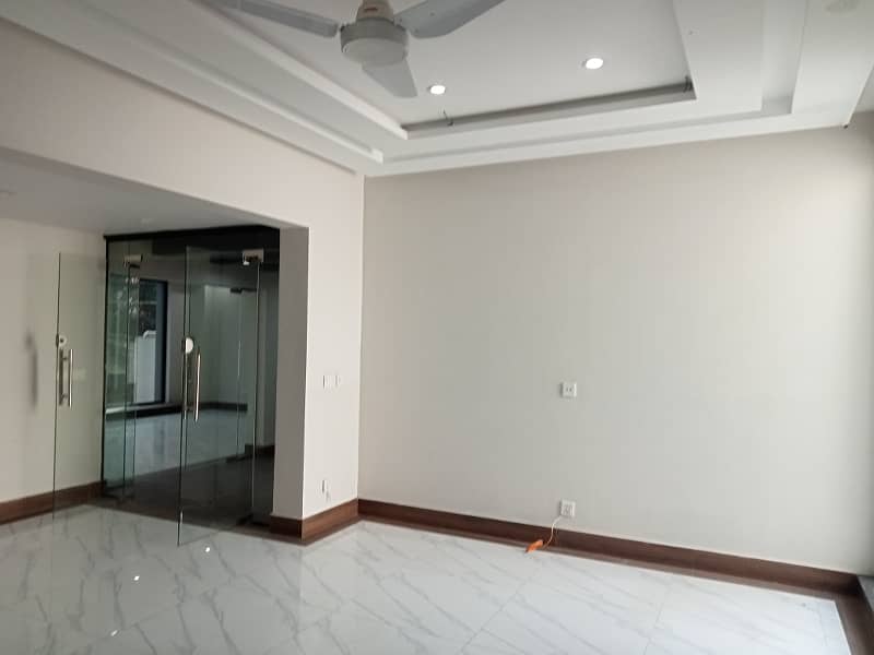 CANTT,COMMERCIAL BUILDING FOR RENT NEAR MAIN BOULEVARD GULBERG GARDEN TOWN SHADMAN GOR UPPER MALL LAHORE 19