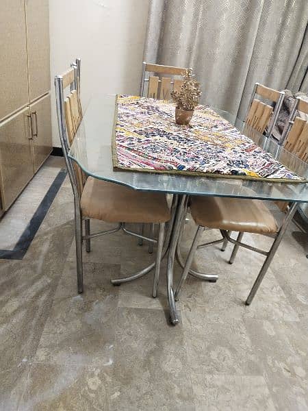 5 chairs dining table for sale 0